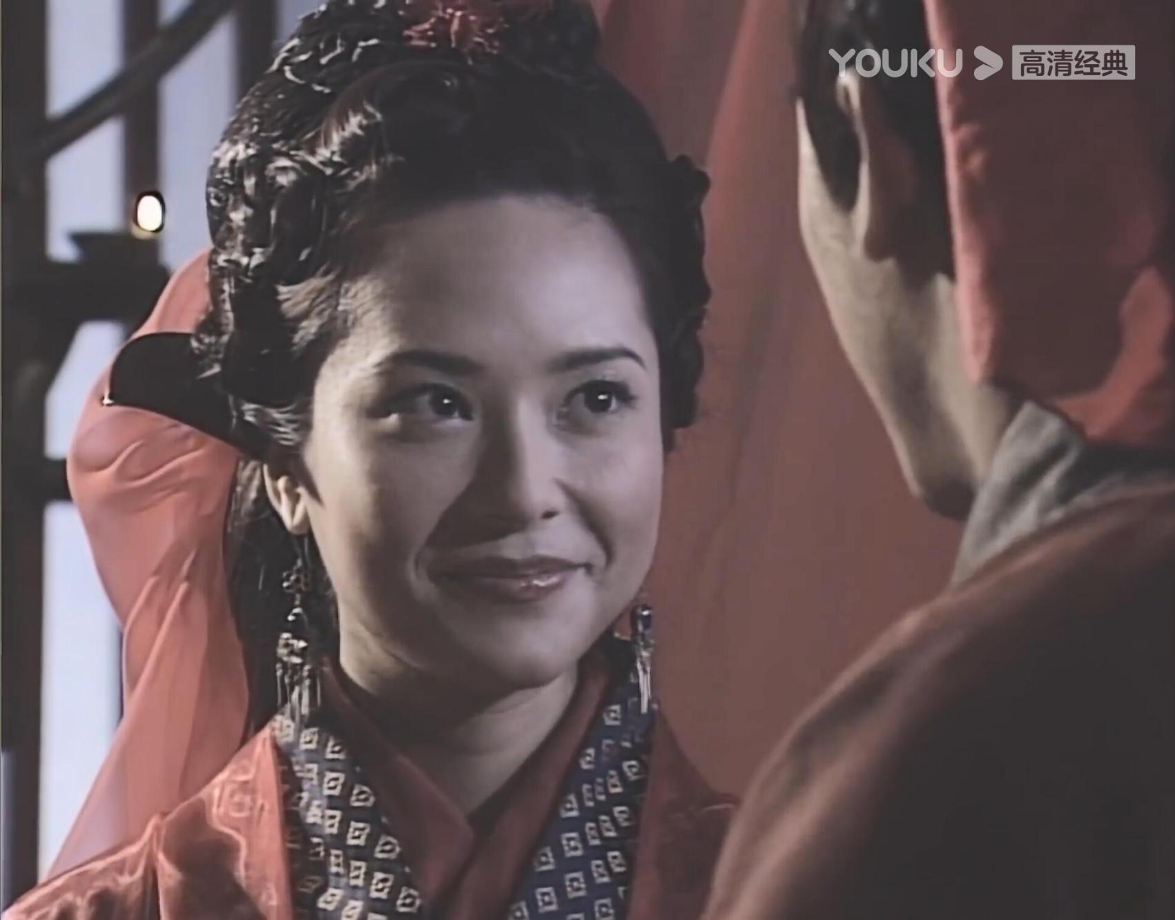 琴清大概是古装剧最美的道姑吧!一旦褪下道姑装,就成了凡人